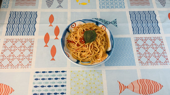 Plato de espaguetis con tomate